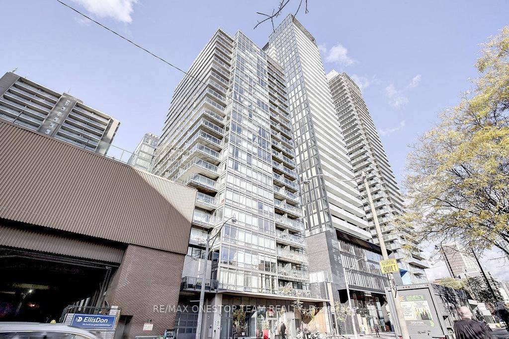 Stylish 2 Bed, 2 Bath Urban Chic Corner Suite In Prestigious 22 Condominiums !