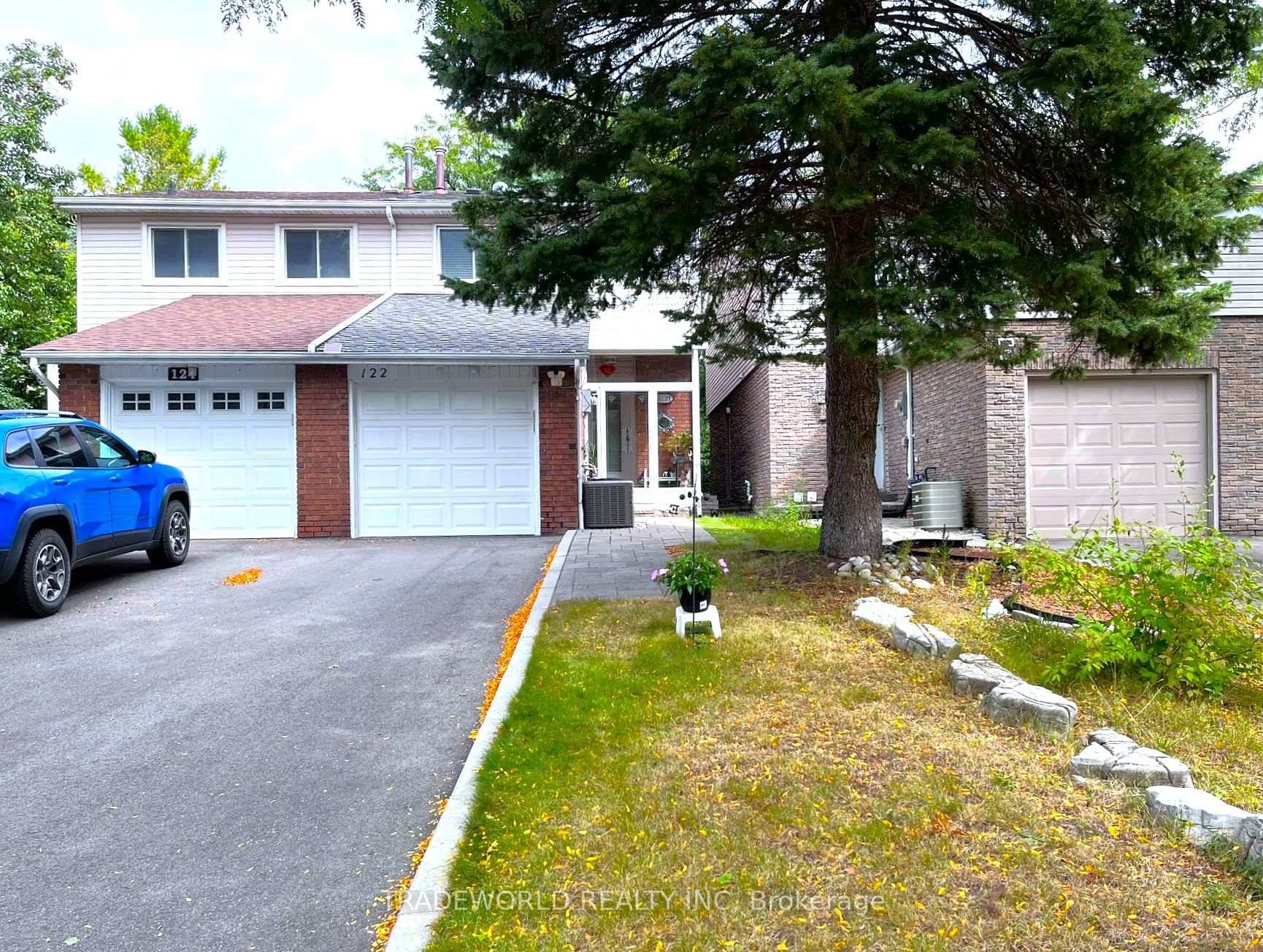 Semi Detached Home In The Highly Charming Thornhill Neighborhood Offers A Perfect Blend Of Comfort Living And Convenience Situated In Proximity To Bayview, Highway 7, Hwy 404 407 A Commuter's ...