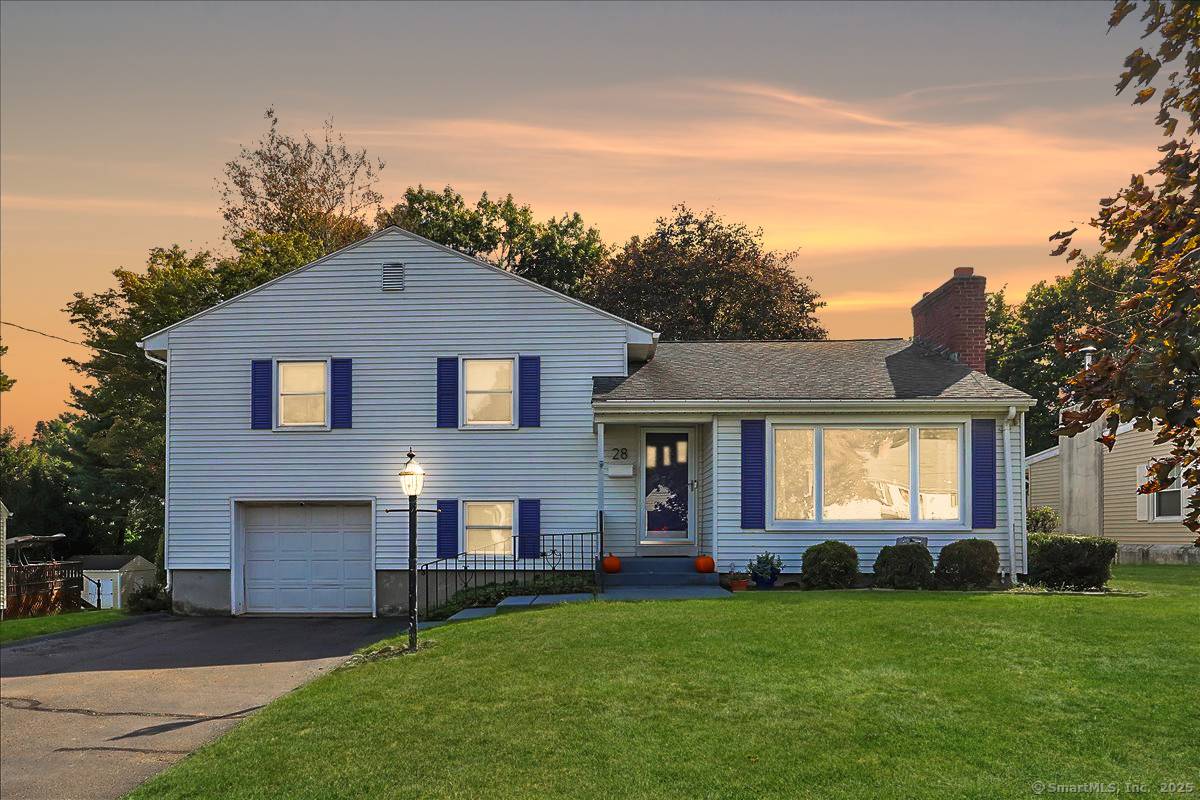 Welcome to 28 Briar Ln, a classic 3 BR, 1.