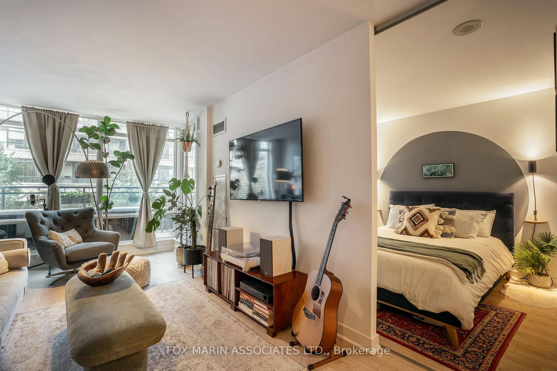 Welcome to Montage at CityPlace, where urban convenience meets everyday comfort, and your private extended terrace is just the right size to host friends for a BBQ BBQs are allowed ...