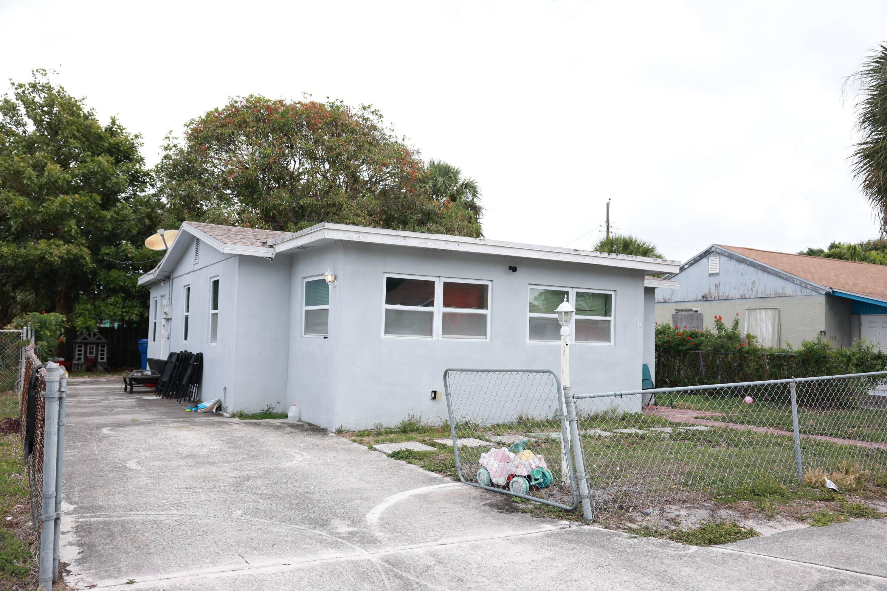 Charming Single Family Home with No HOA !