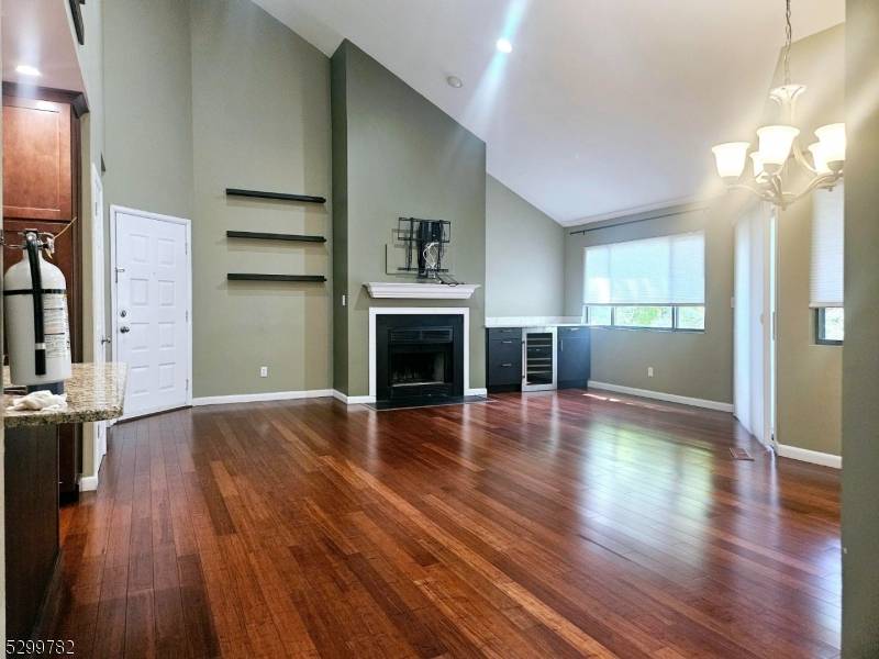 Gorgeous rental in the highly sought after Timber Valley community !