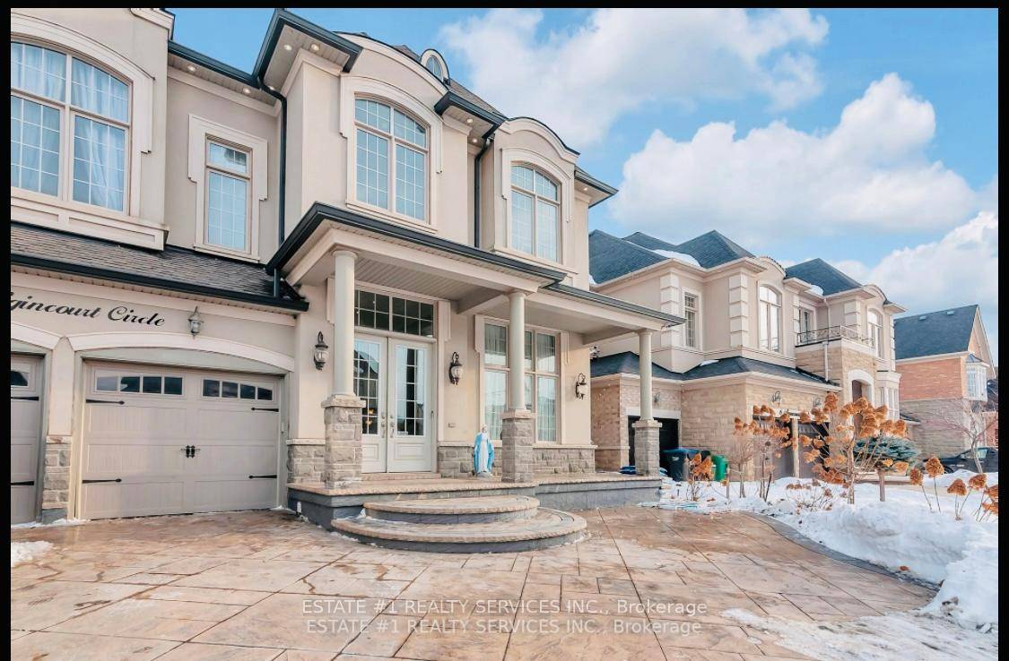 Luxurious and Rare fMedallion built Ravine And Walkout Basement !