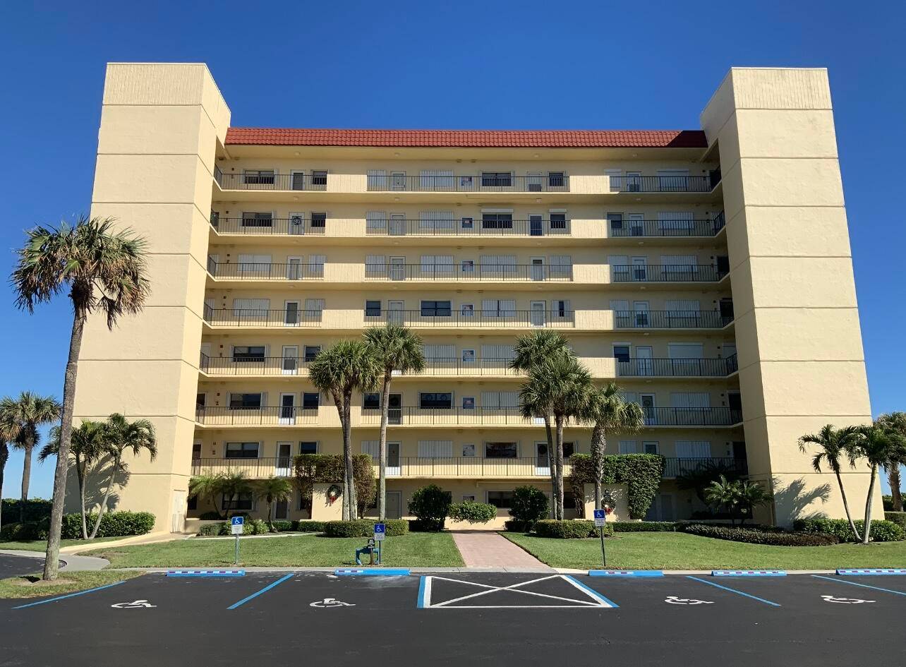 SOUTH EAST CORNER, TOTALLY REMODELED, A RARE FIND, MILESTONE REPORT DONE, ASSESSMENTS PAID UP TO DATE, ENJOY COFFEE ON THE PRIVATE WRAP O ROUND BALCONY WATCHING THE SUNRISE, A GATED ...