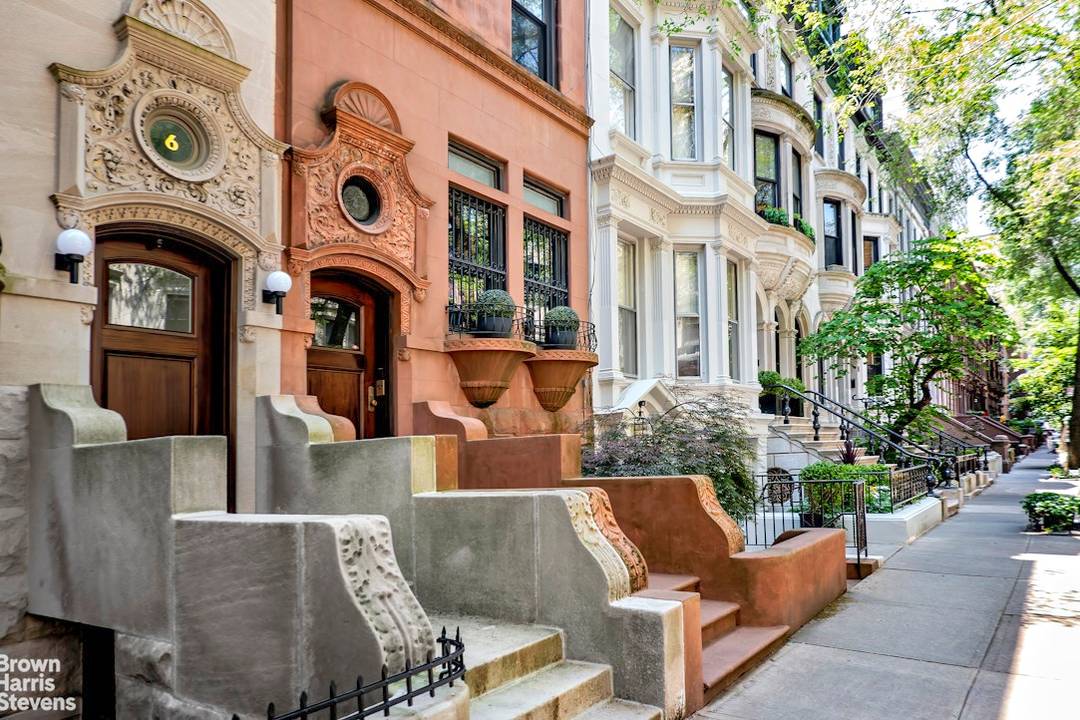 A New Townhouse Masterpiece by Central Park A rare offering of timeless elegance and contemporary perfection 6 West 95th Street is a masterfully rebuilt never lived in single family townhouse ...