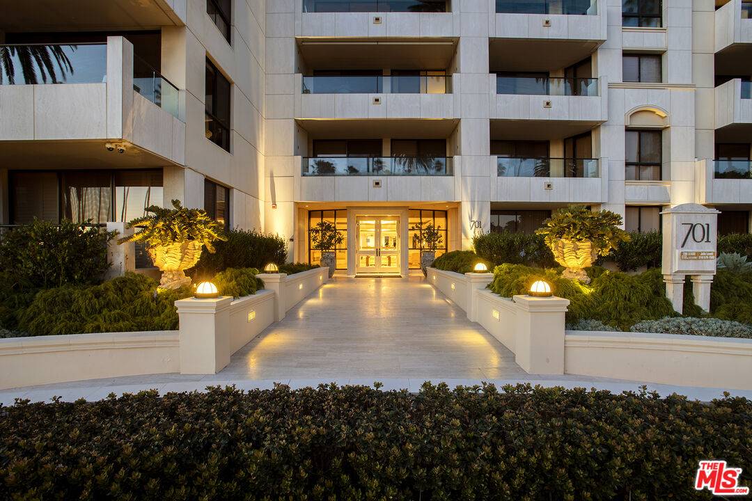 701  OCEAN AVE 2BR Santa Monica La