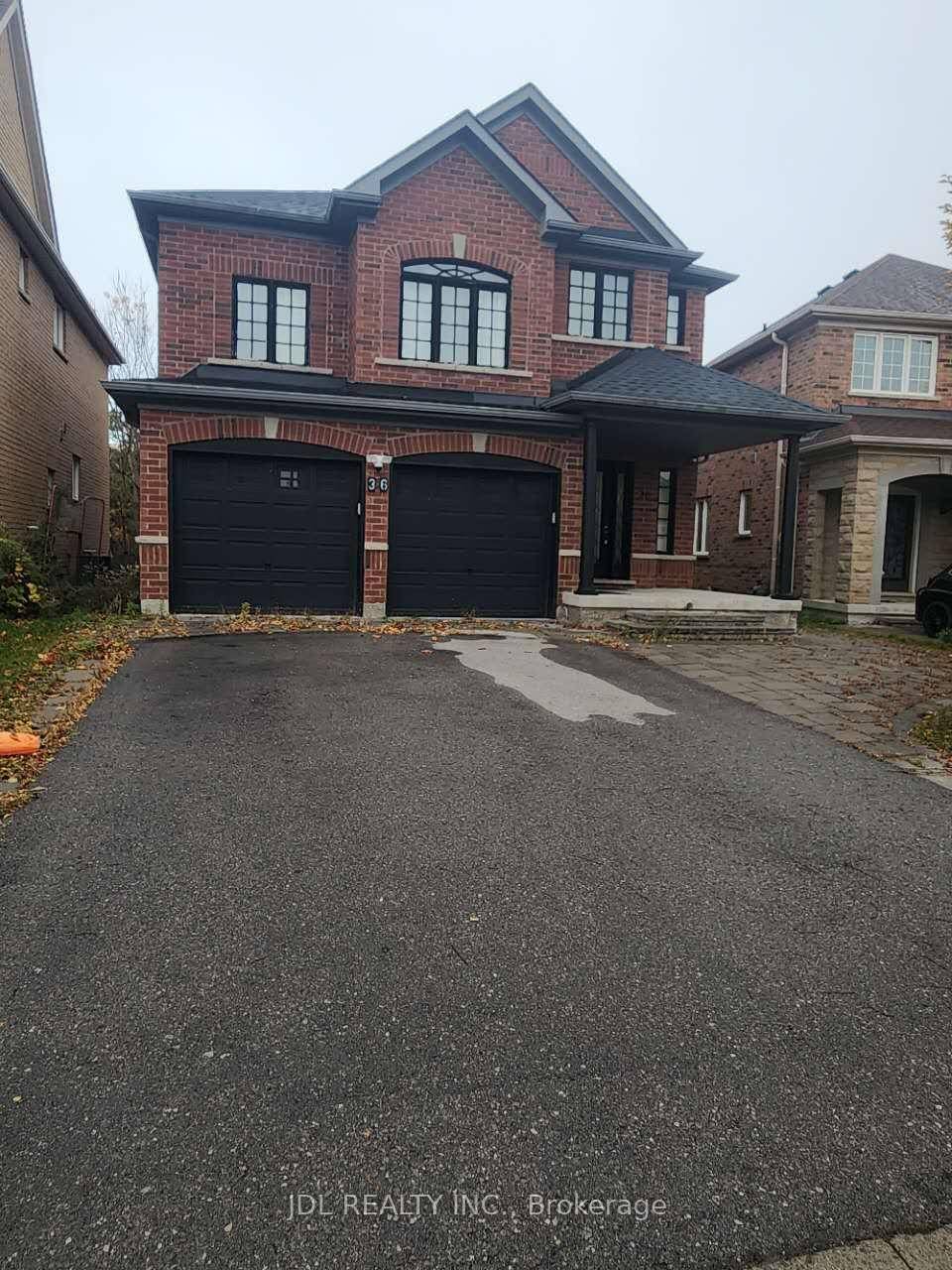 Beautiful walkout Basement 2 Bedroom apartment On Quiet Crescent In A Great Location !