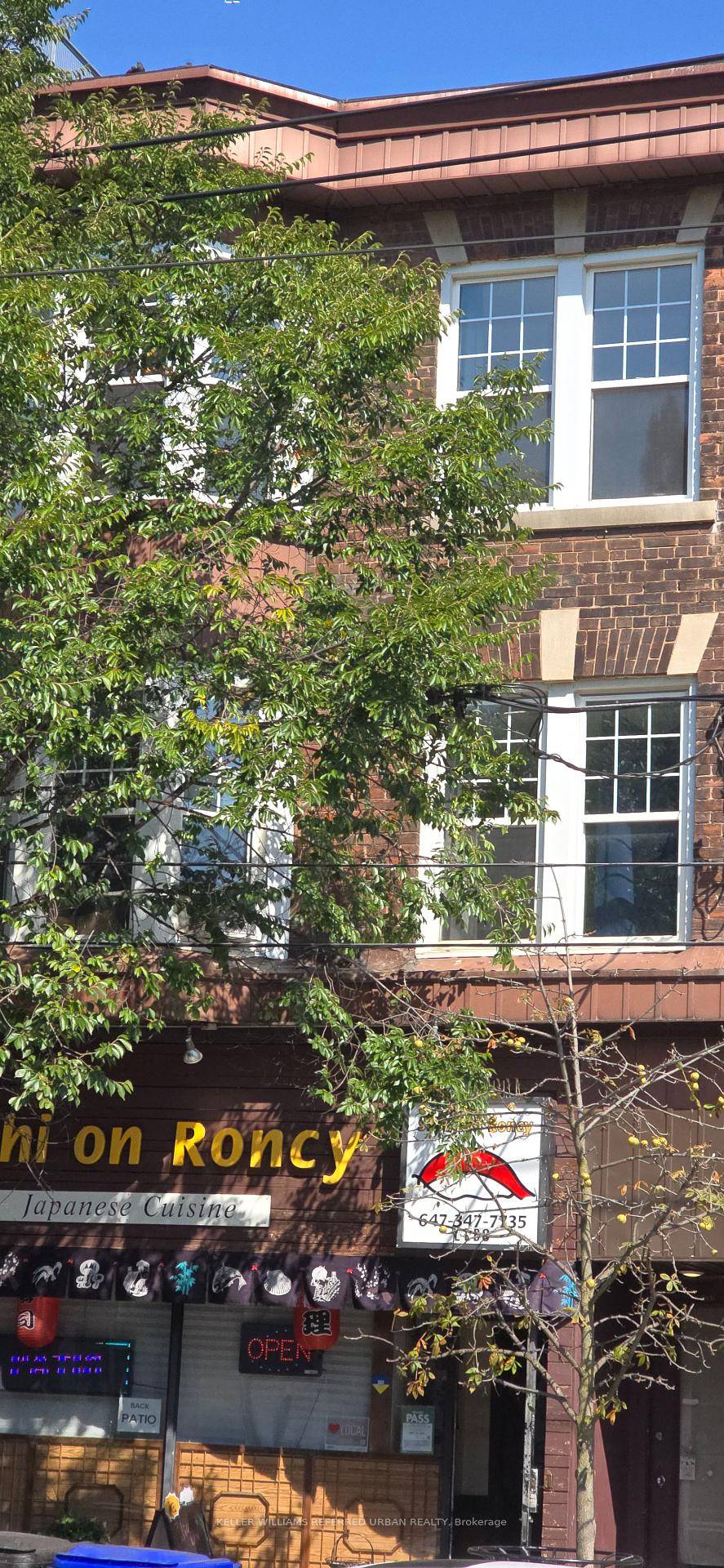 Prime Roncesvalles location, shopping, restaurants, walk to High Park.