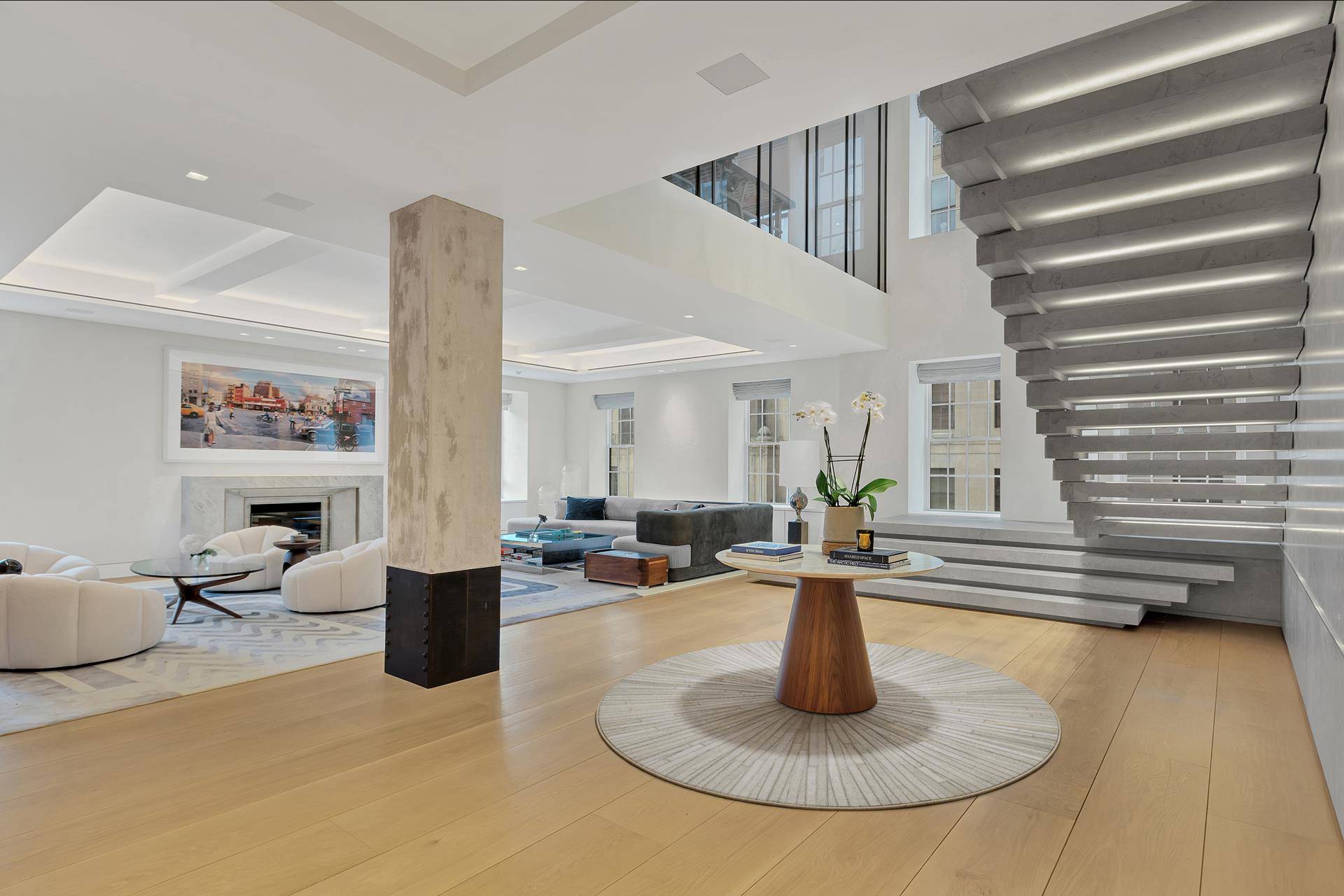 Beautifully renovated Park Avenue duplex with a gracious floorplan allowing for the most elegant living.