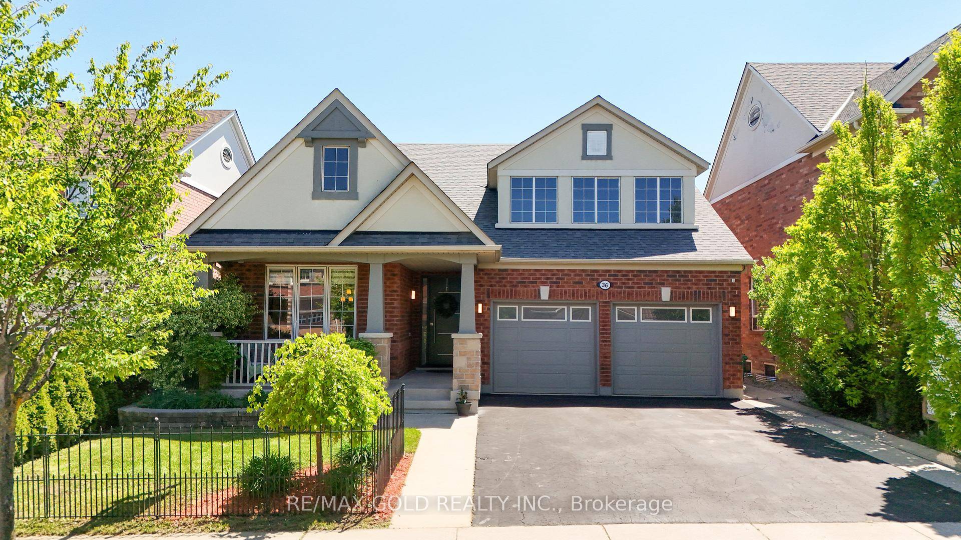 Absolutely stunning 2 2 bedroom detached bungalow in the prestigious Vales of Castlemore.