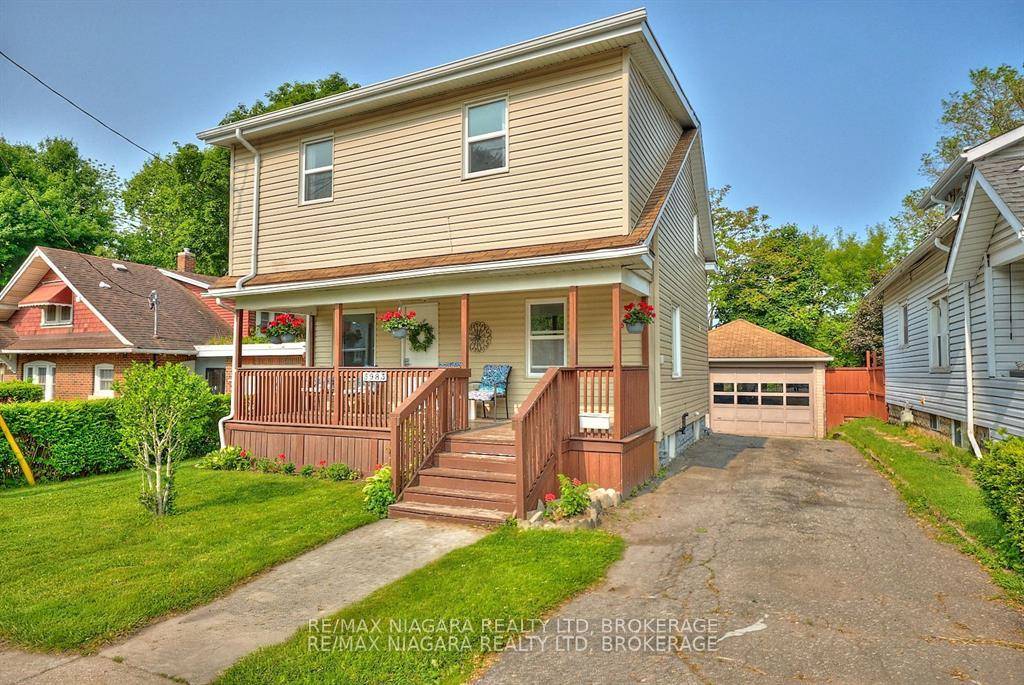 Great family home great location near Lundy's lane with a very large workshop amp ; 4 car garage !
