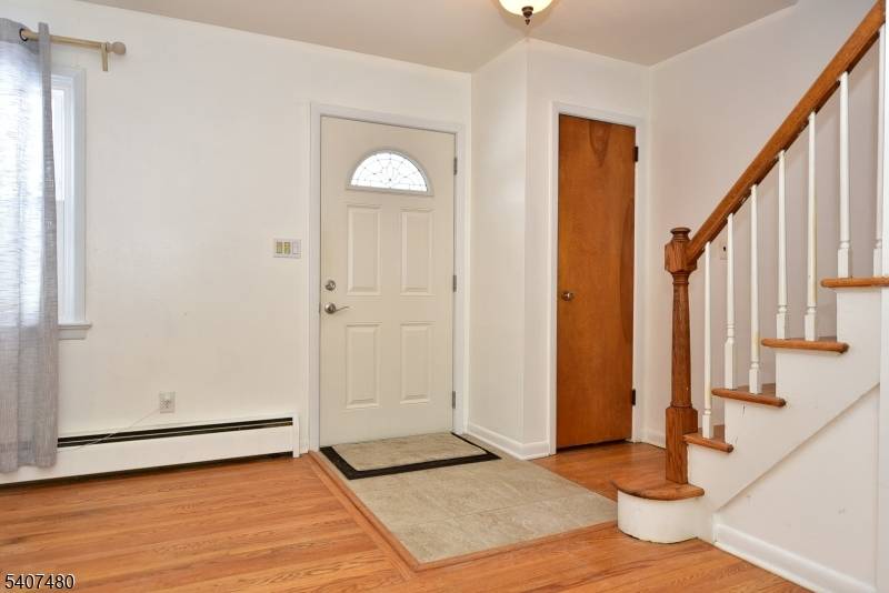 FAYSON LAKES BEAUTY RIGHT AROUND THE CORNER FROM MAIN BEACH FAYSON LAKES IN KINNELON and all the FUN !