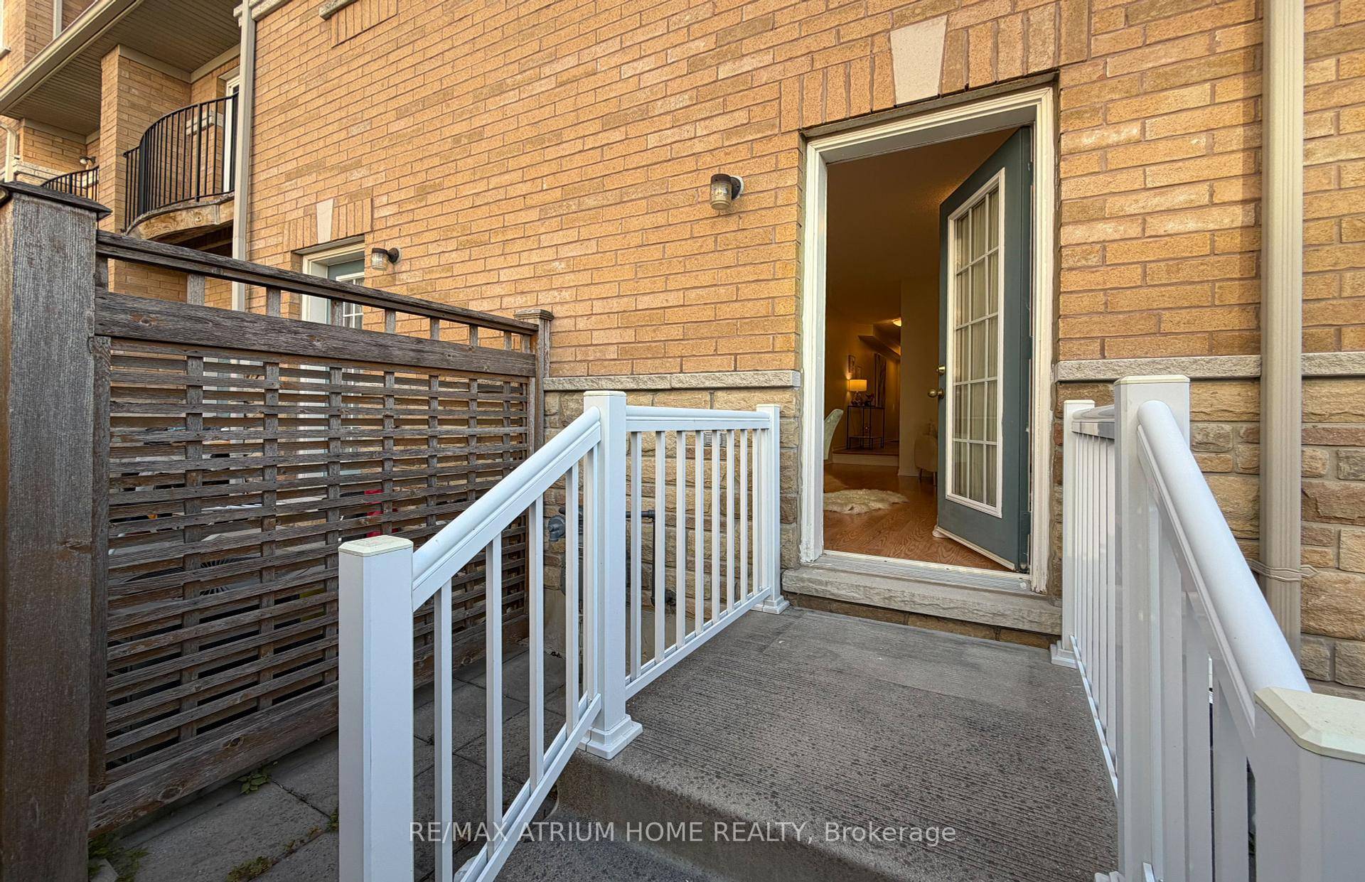 New Renovation 3 Storeys and 3 Bedrooms Townhouse.
