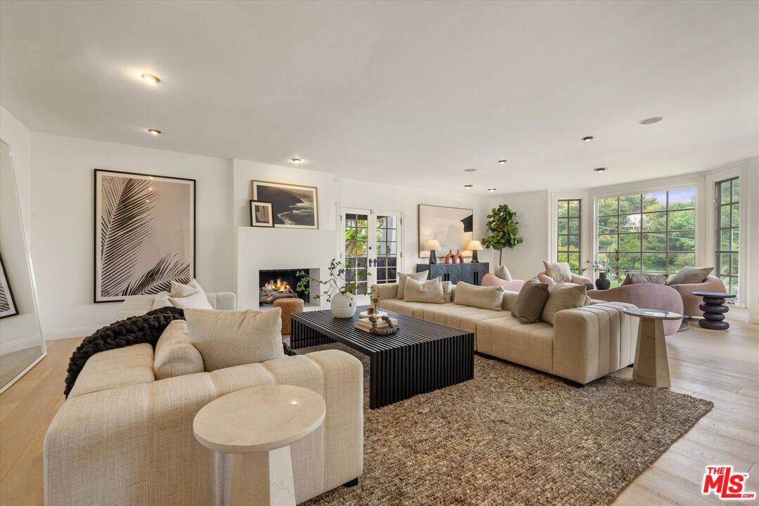 9315   Beverly Crest Dr 4BR Beverly Hills Post Office | B.H.P.O. La