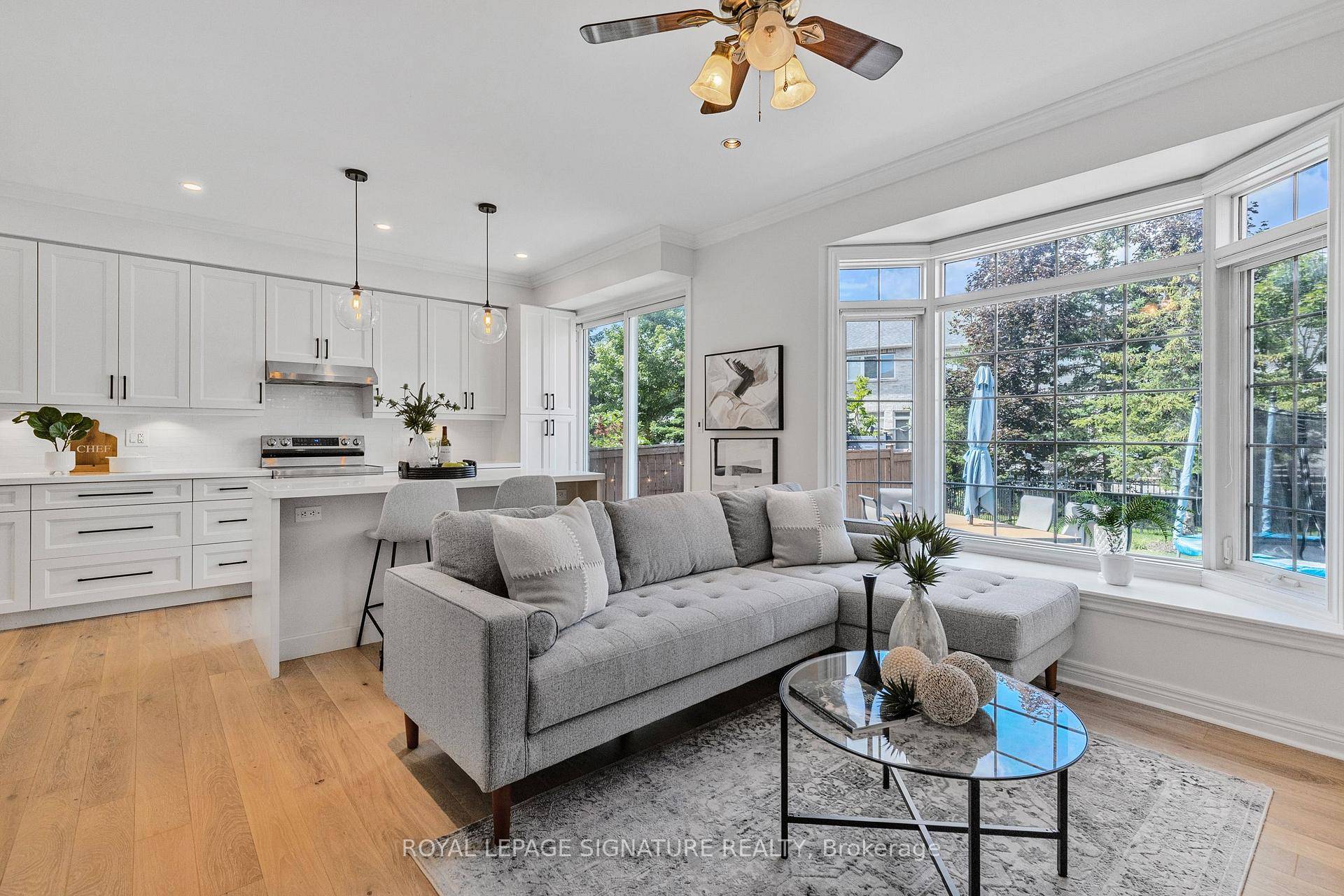 3 Bedrooms Plus an Extra Bedroom in the Basement, Double Garage, and 6 Parking Spaces !