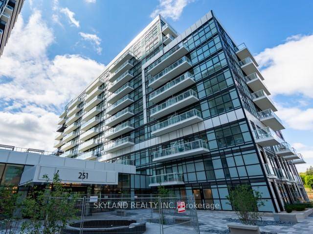 Welcome to Empire Phoenix Condominiums, a modern development by Empire Communities perfectly located in the heart of Etobicokes thriving Park Lawn amp ; Lake Shore Humber Bay Shores community.