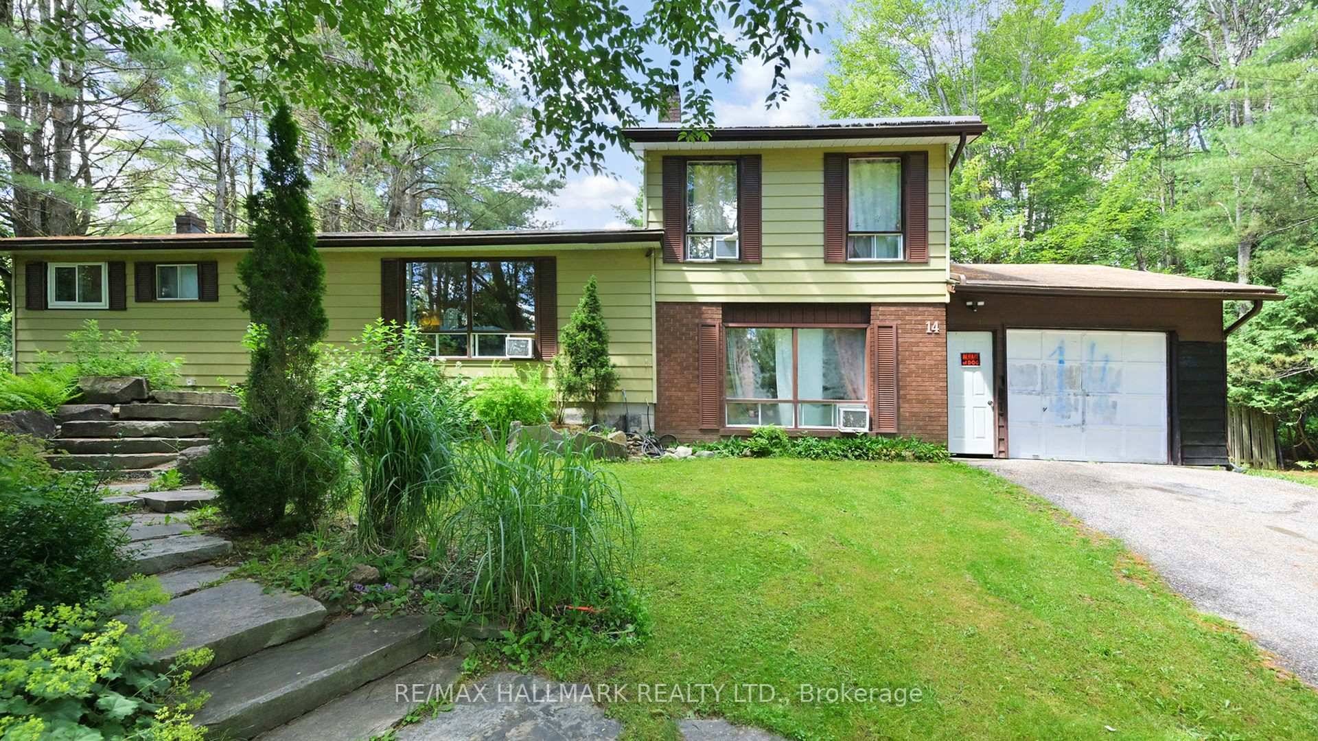 Tucked away from the road, this charming three bedroom side split offers privacy and comfort in a family friendly neighbourhood.