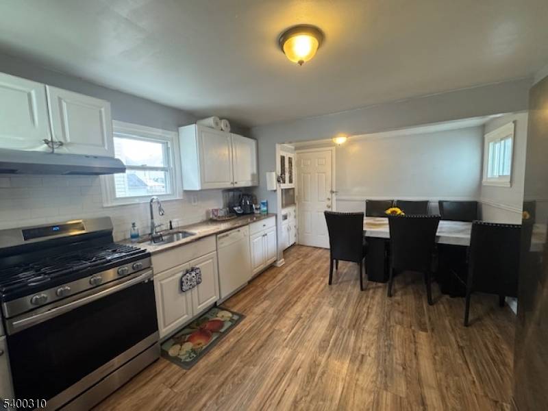 Both AFFORDABLE and GORGEOUS is the only way to describe this home !