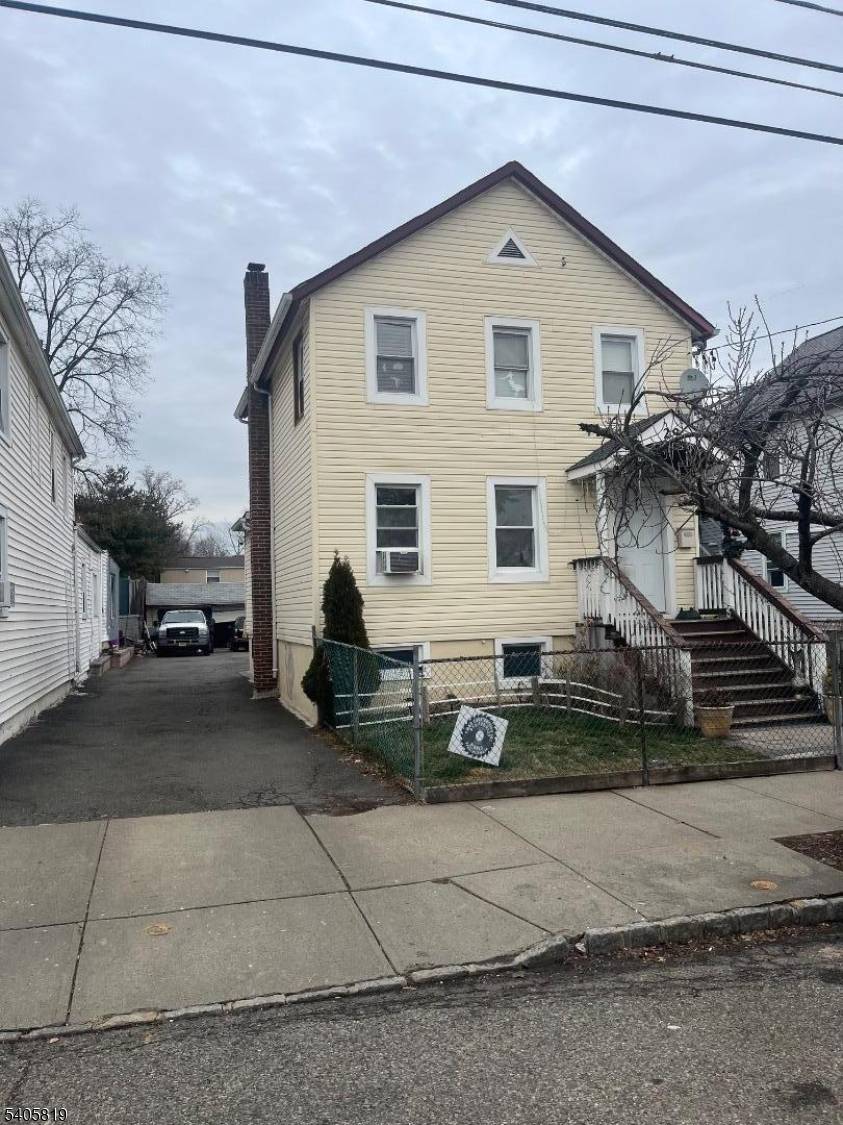 Welcome to this charming single family home nestled in the heart of West Orange Township.