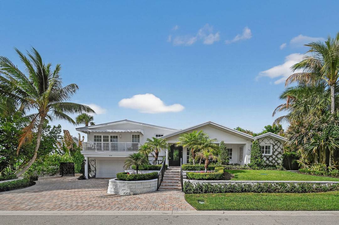 Tucked within the exclusive seaside community of Jupiter Inlet Colony at the southern tip of Jupiter Island, this fully renovated 4 bedroom, 4 bath home offers a blend of privacy, ...
