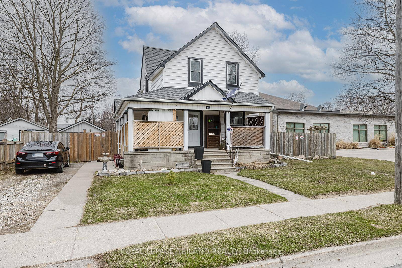 Welcome to this amazing family home or starter home !