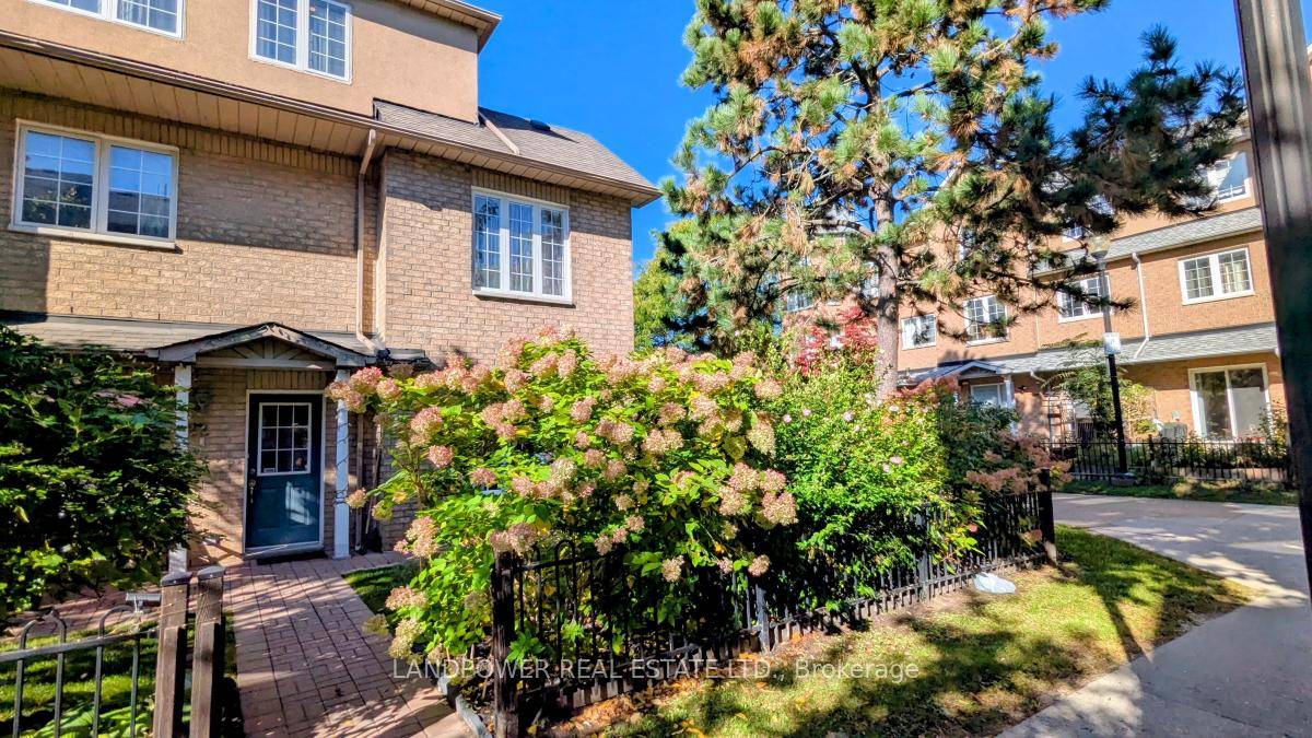 Cozy 4 Bedroom Family Townhome In Unionville, First Markham Village Community !