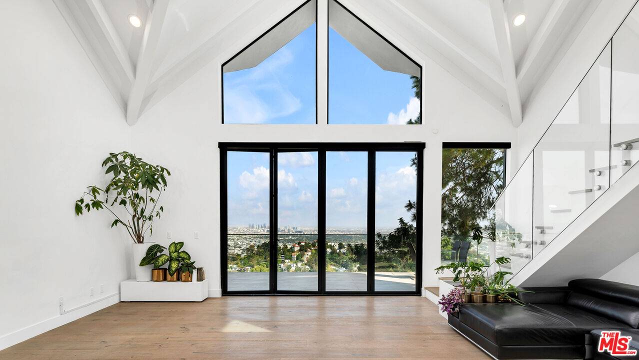 2021 Davies Way 4.0 Hollywood Hills East LA