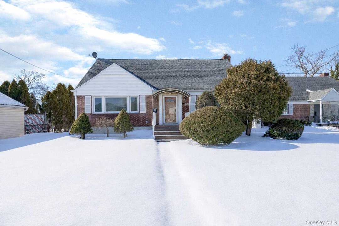 Charming amp ; Well Maintained Expanded Cape Property.