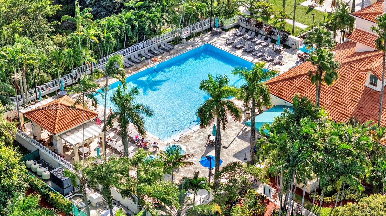 Spacious 3BR 2BA condo in the desirable Doral Park Country Club Villas.