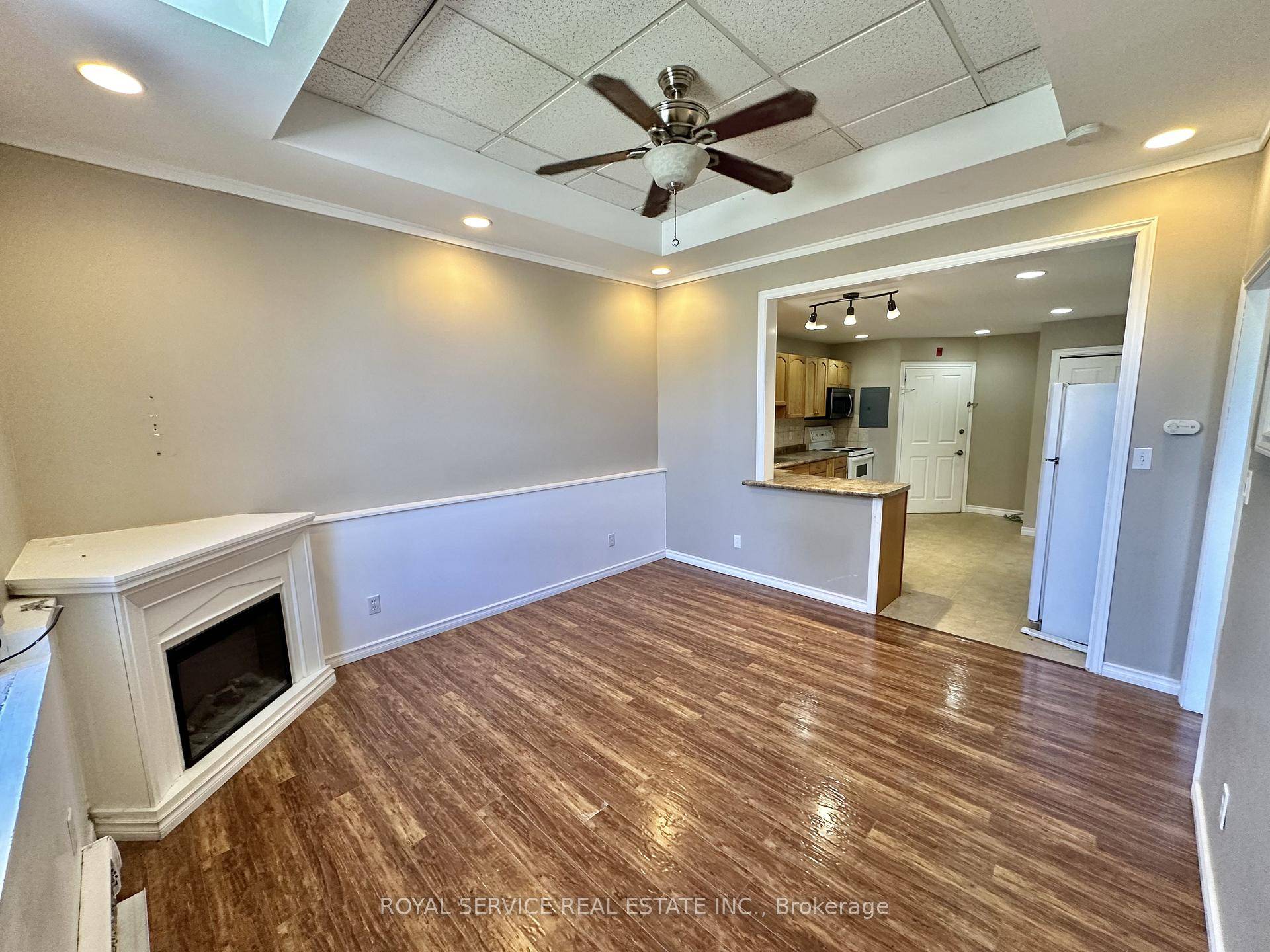 Bright amp ; Stylish 1 Bedroom Retreat in the Heart of Downtown.