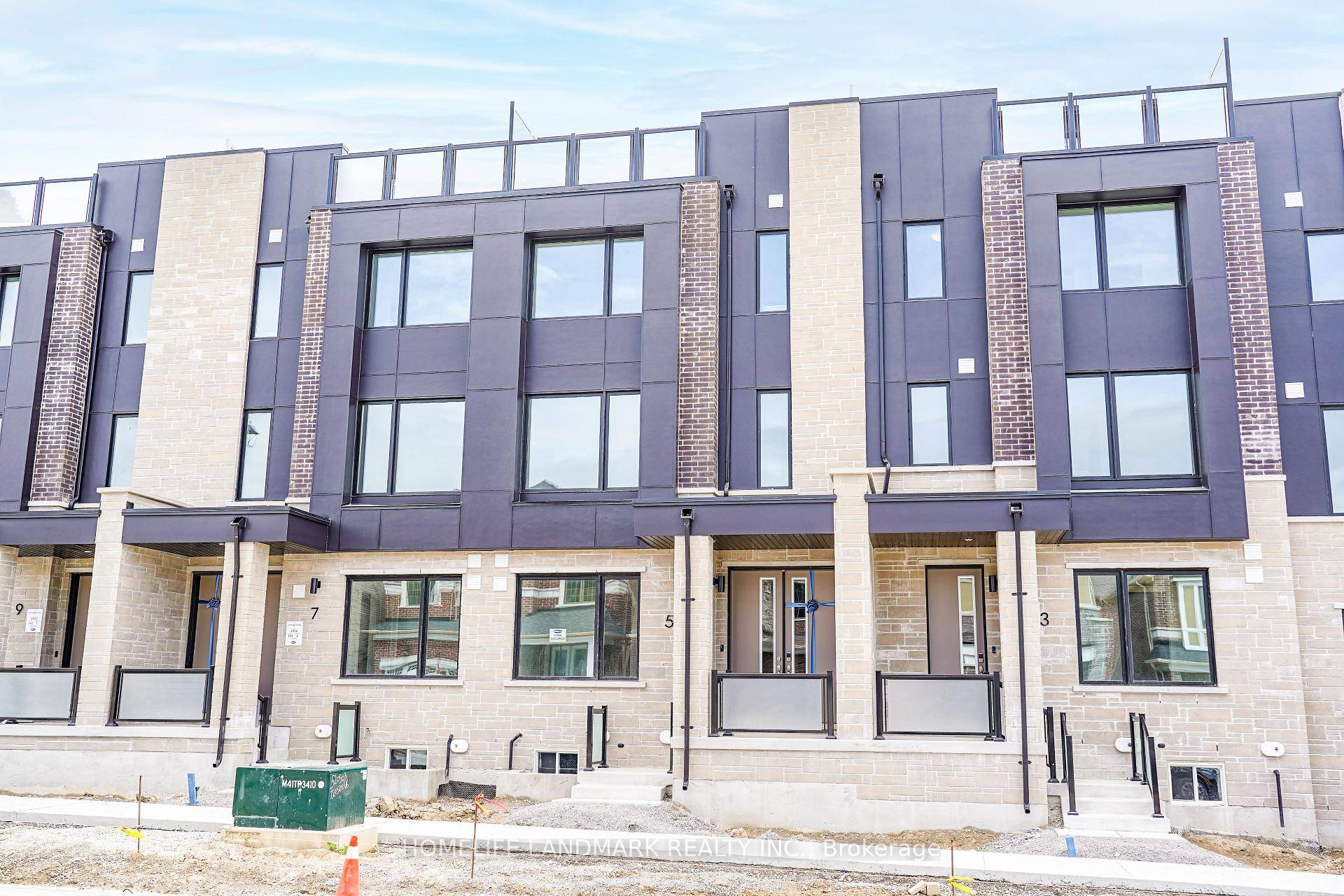 Experience this brand new luxurious executive townhome built by renowned Mattamy Homes, located in desired Victora Square community of Markham.