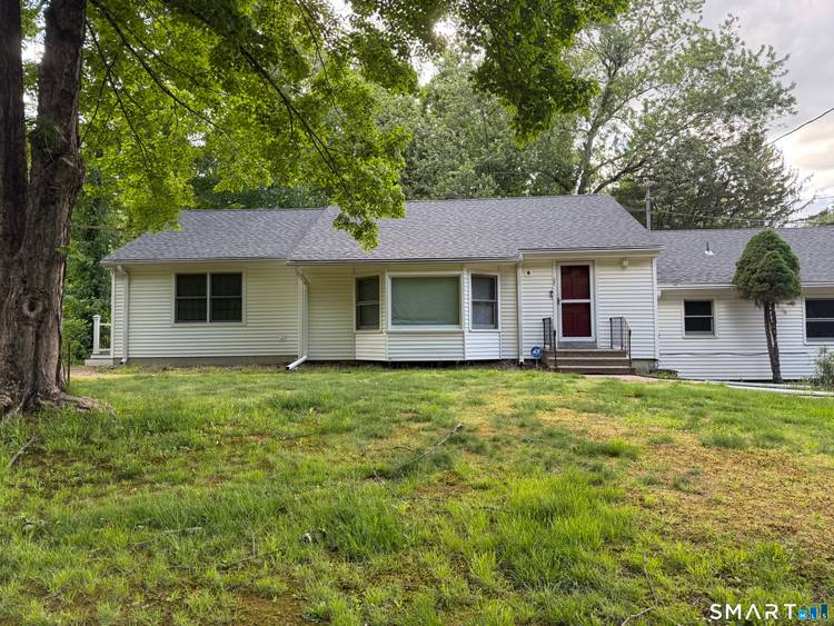 Located in the heart of Huntington in a great commuting location, this incredibly flexible floorplan offers 5 bedrooms, 3 kitchens, 3 full baths and a partially finished basement and 2 ...