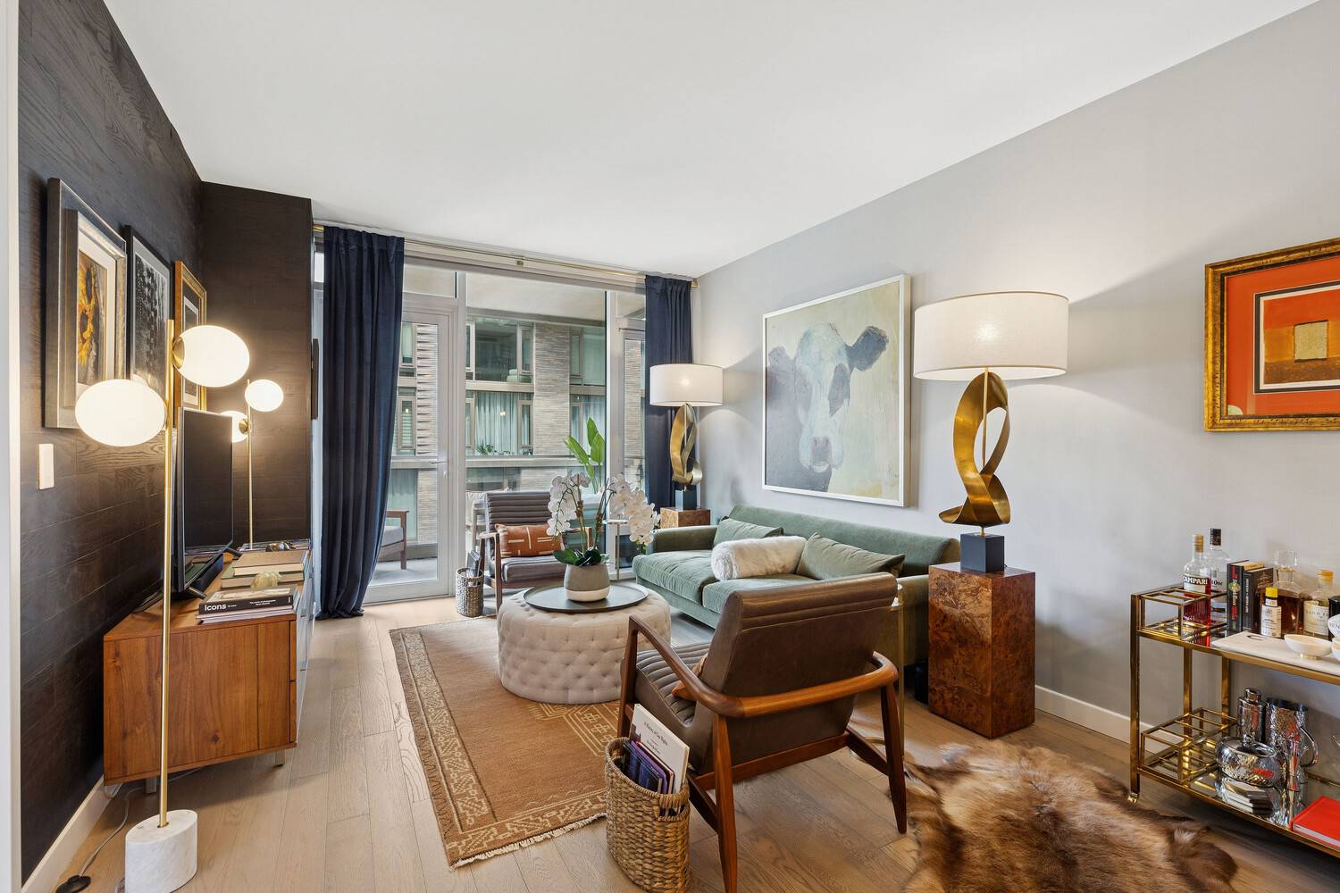 TURN KEY FULLY FURNISHED ONE BEDROOM WITH BALCONY THIS STUNNNG HOME IS IN THE DESIRED K LINE OF ONE BEDROOM RESIDENCES.