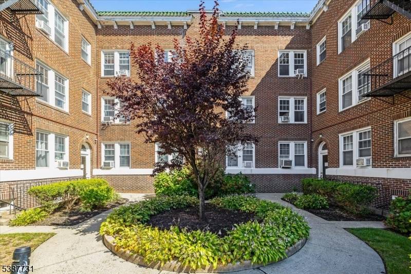 Classic Downtown Morristown Condo Flat.