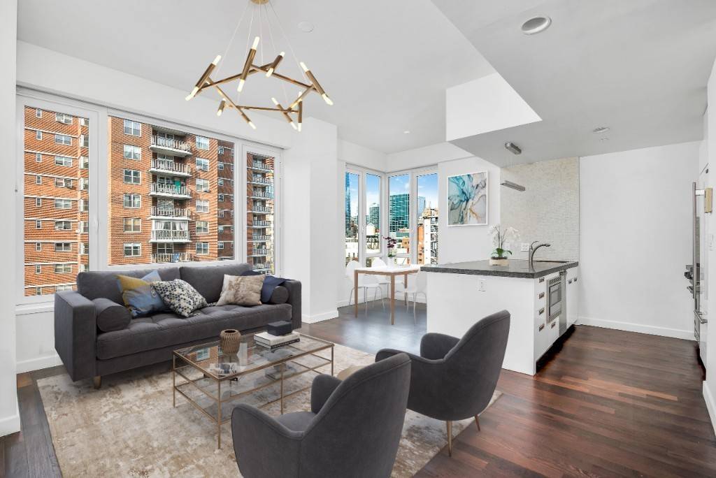 Dreaming of a sprawling, private roof deck ?