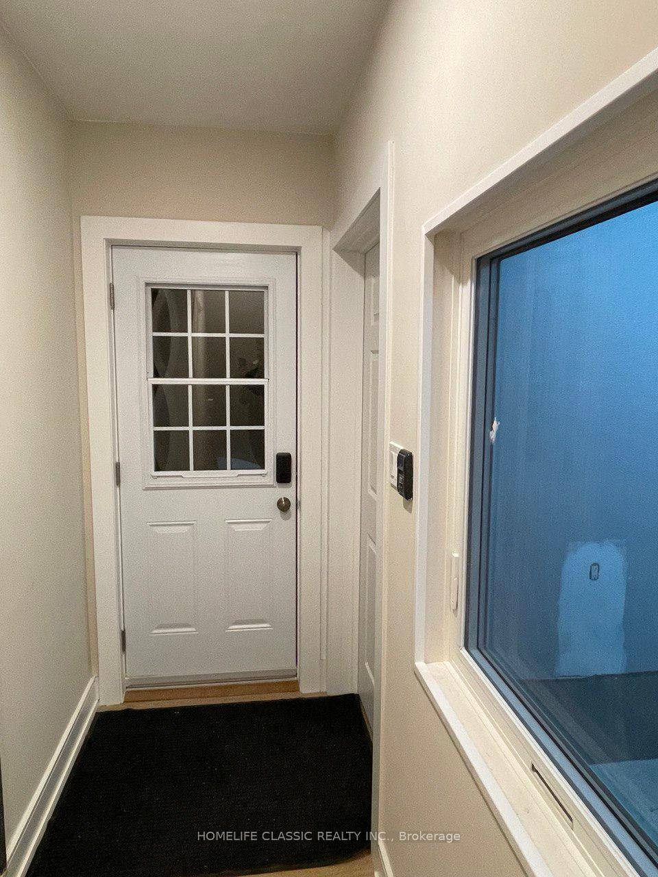 All Utilities included, fabulous studio Basement Apartment in a friendly Bradford Neighborhood.