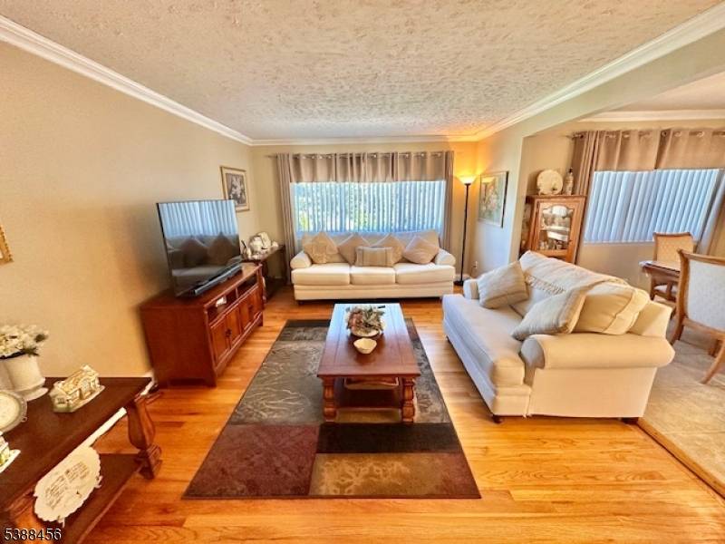 WOW ! Spectacular 4 Bed 2.