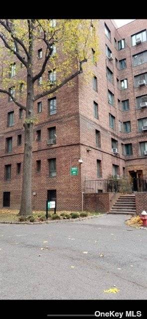 BEUTIFUL 2 BEDROOMS CONDOMINIUM FOR SALE IN THE DESIRABLE ARE OF THE SOUTH PARCKCHESTER.