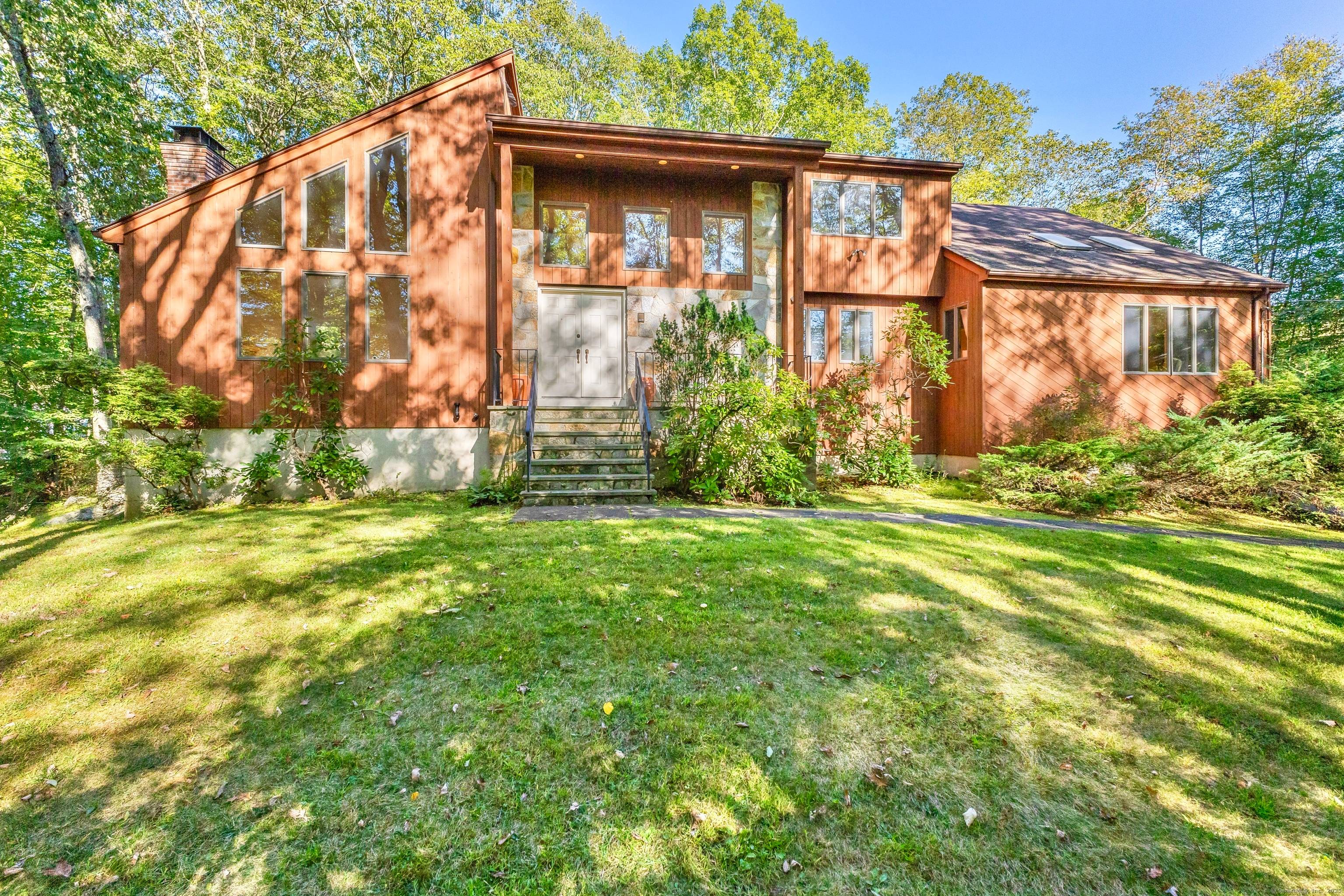 Welcome to your own private retreat in the heart of North Stamford !