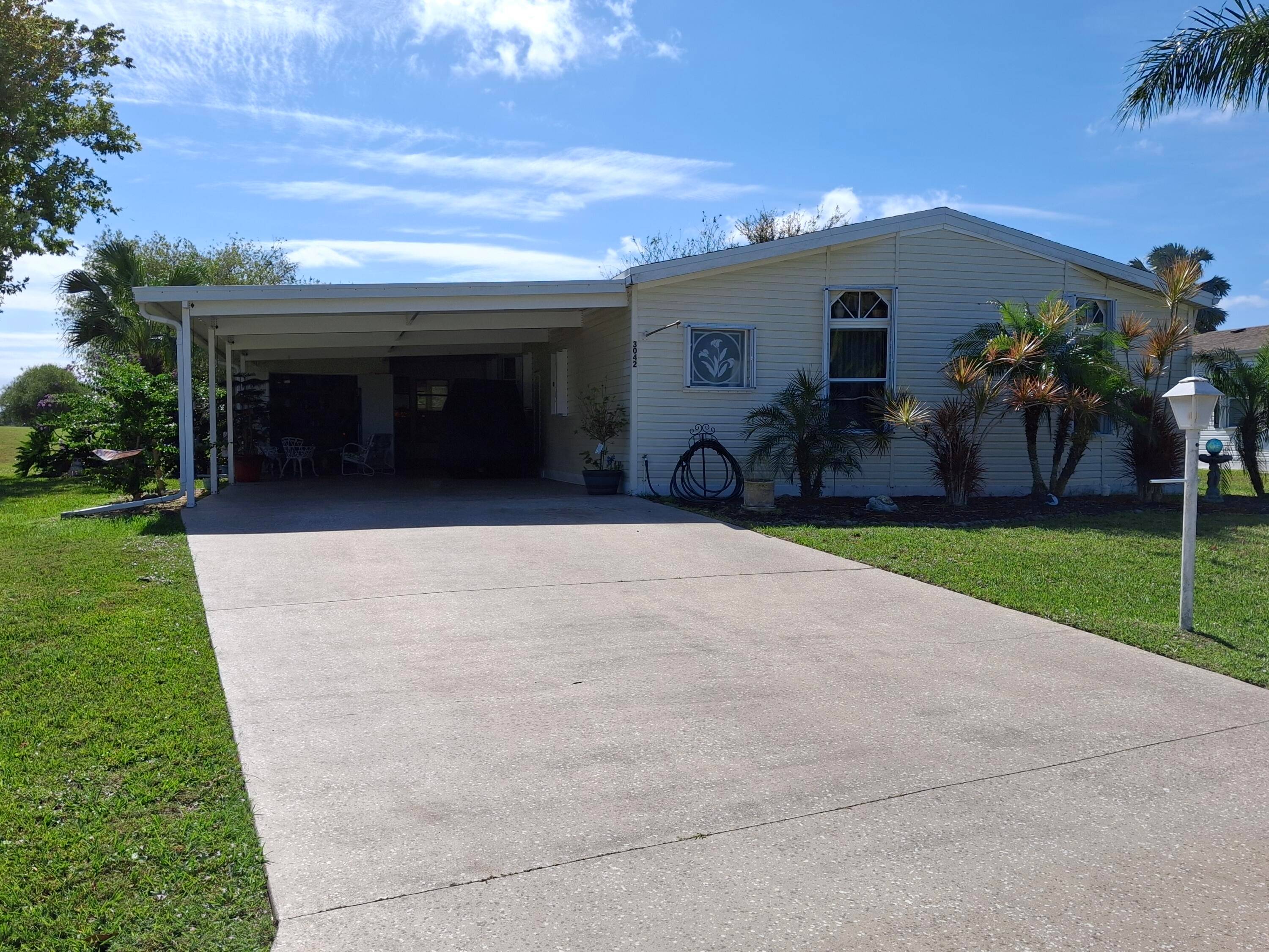 Golf view home ! Open concept with a 2 bed, 2 bath with a den.