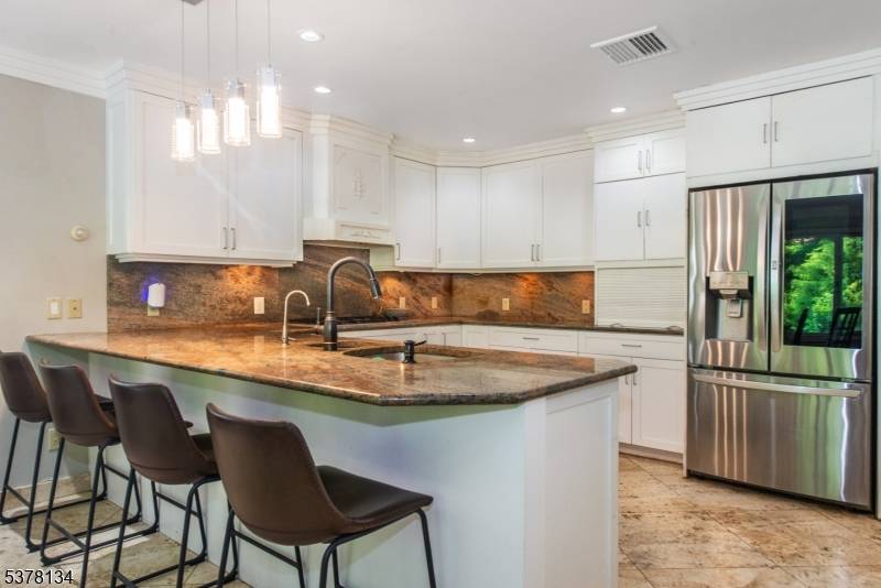 Unlock the Potential of Your Dream Home in Warren !