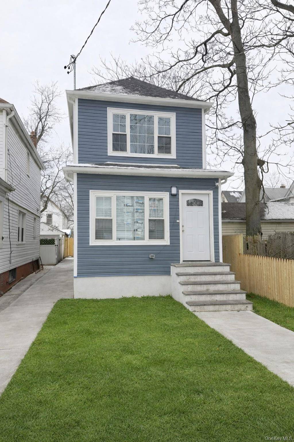 Beautiful new built 2 family detached house located in the heart of South Ozone Park.