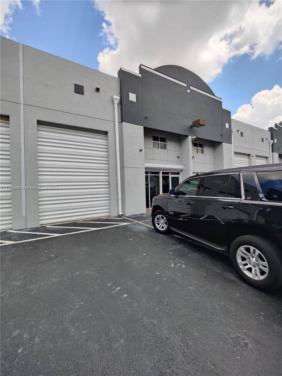 This 2 story office warehouse is located in Kendallwood Industrial Park.
