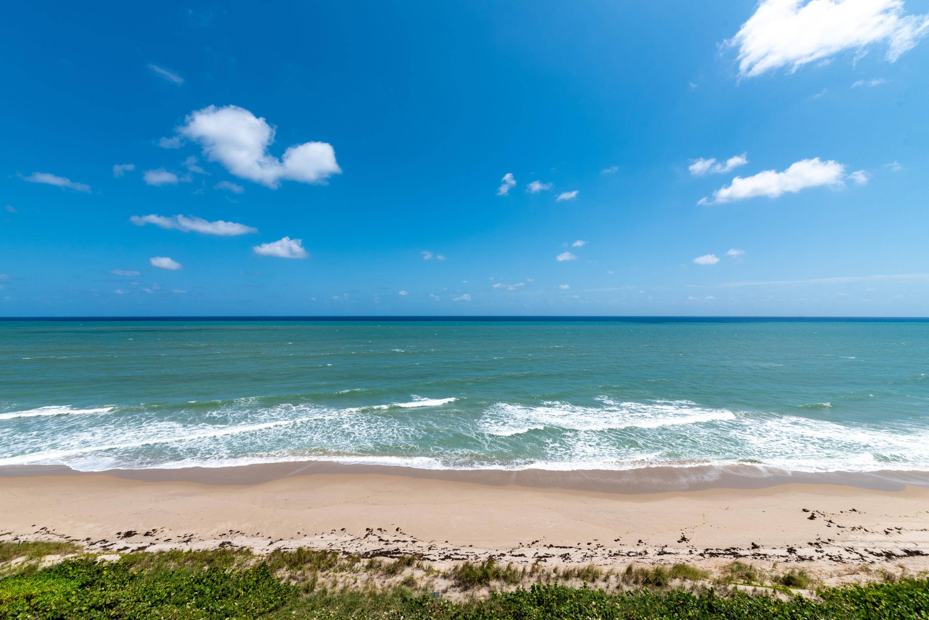 Amazing views of both the Ocean and Intracoastal from this very large, 2 bedroom condo.