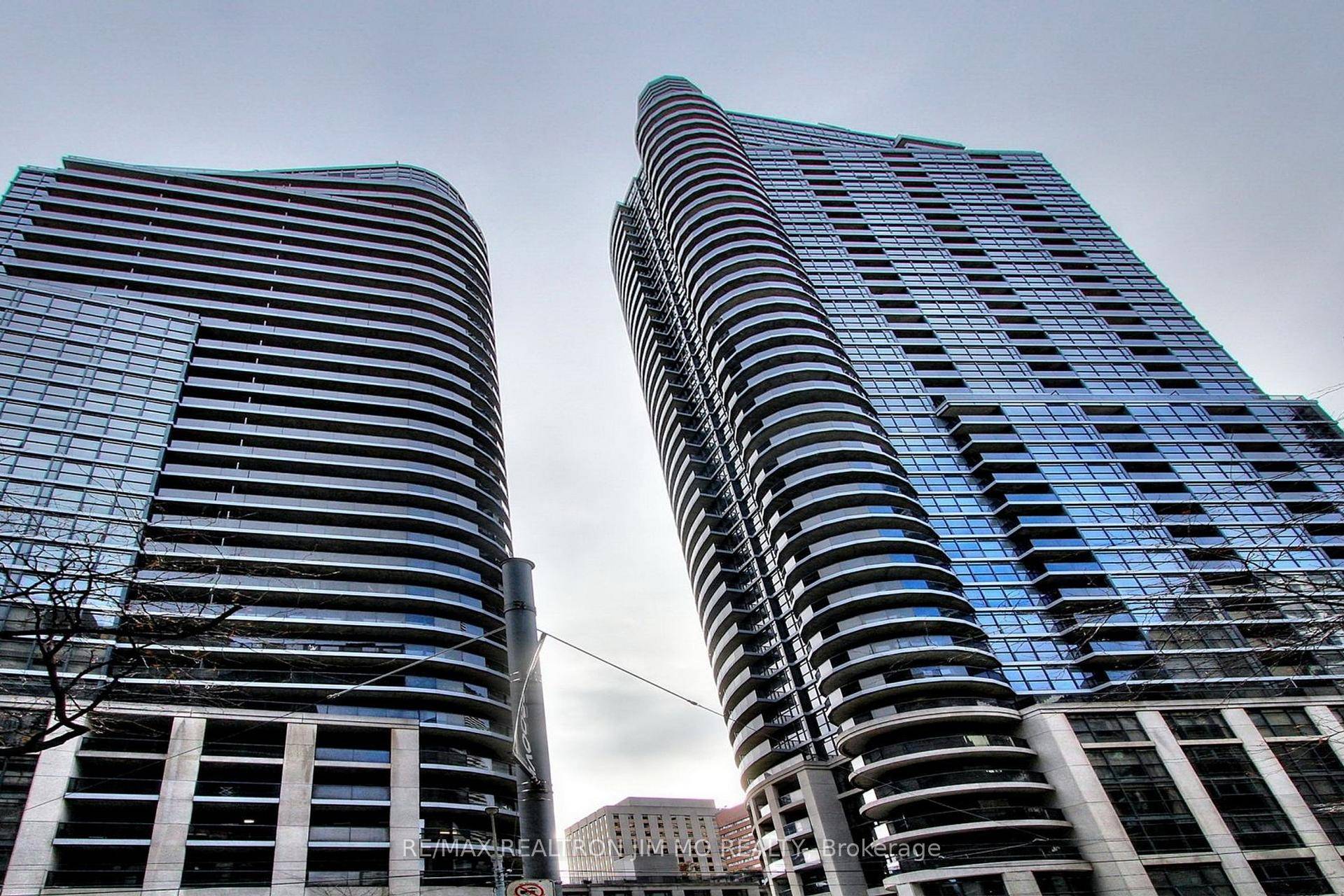 Close to Subway Station, U of T and TMU universities, 2 Bedroom 2 Washroom unit 1 Parking 1 Locker !