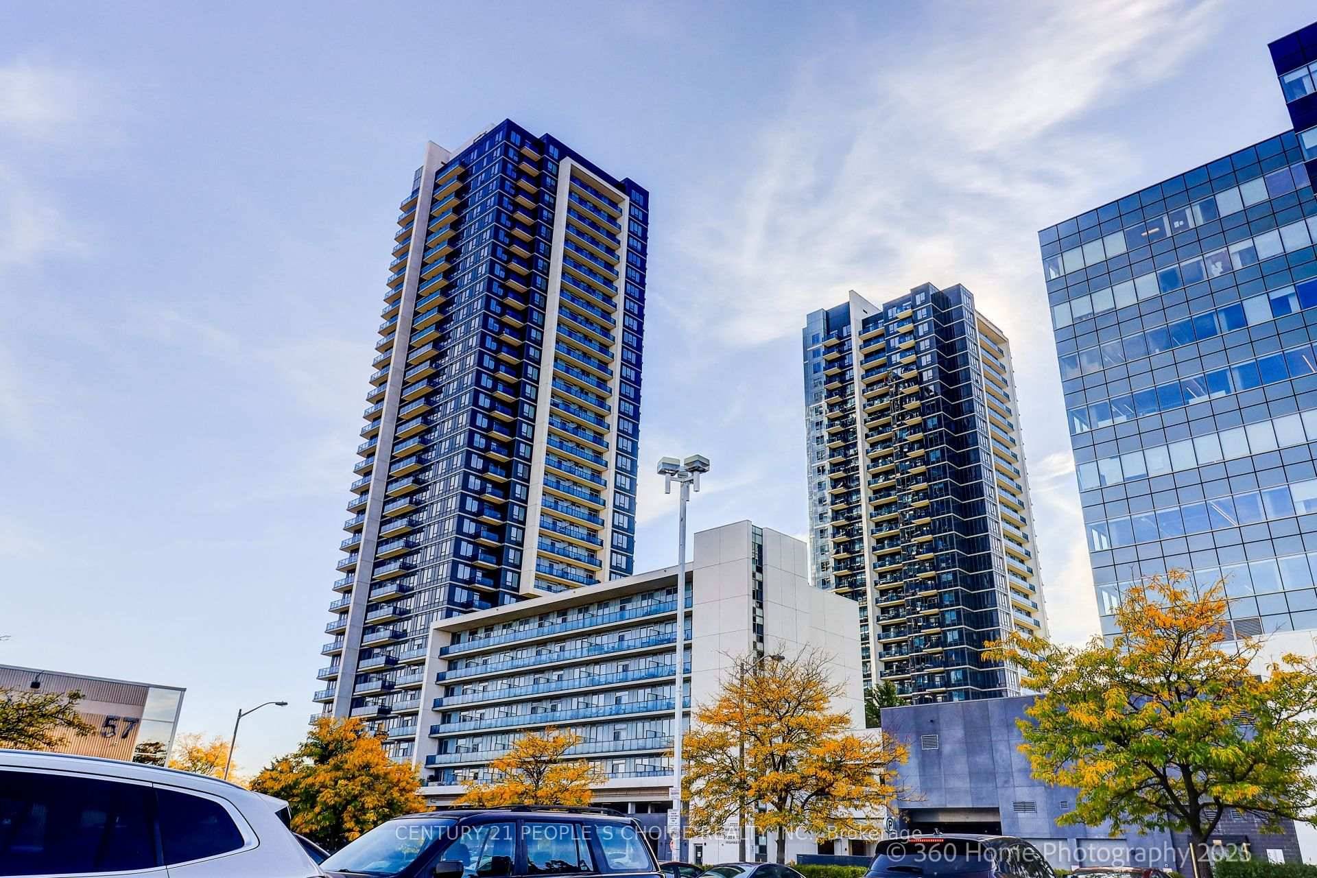 Bright and spacious 1 bedroom condo with open south facing views.