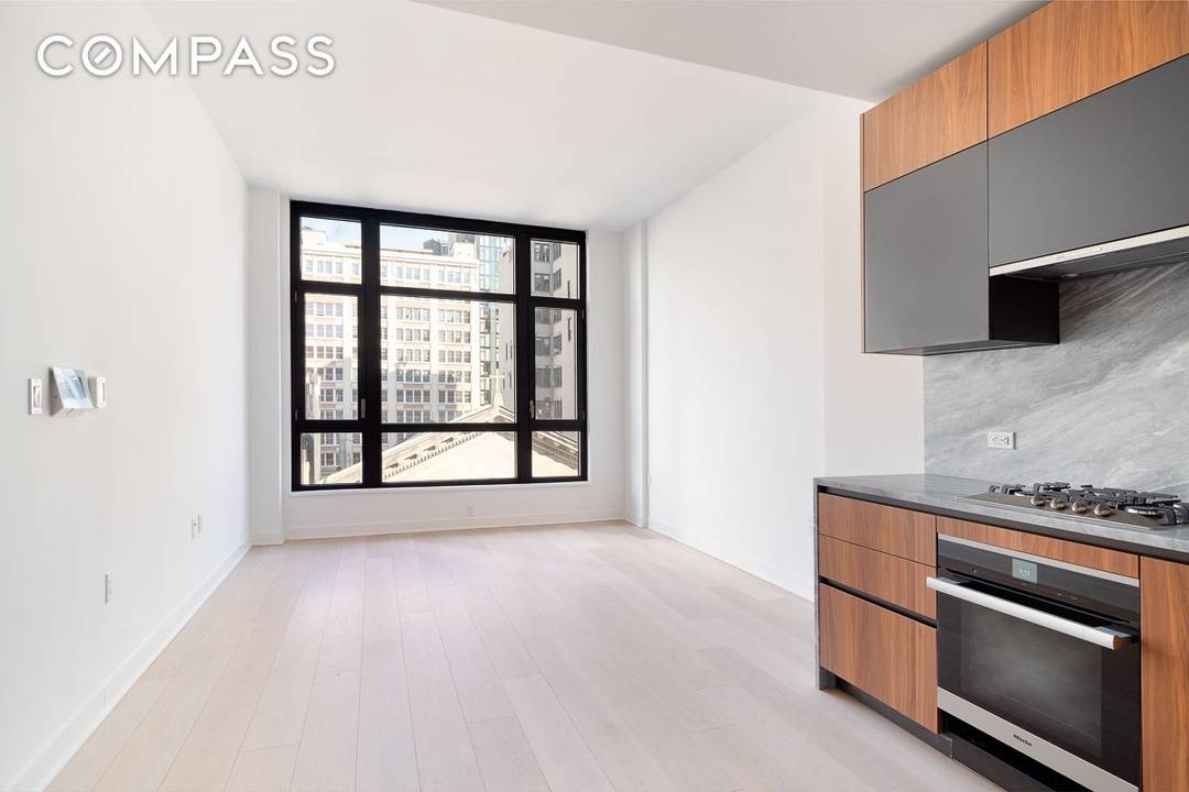 Welcome to this refined residence at The Graydon Chelsea, a boutique luxury condominium offering modern elegance and sophisticated city living in one of Manhattan s most desirable neighborhoods.