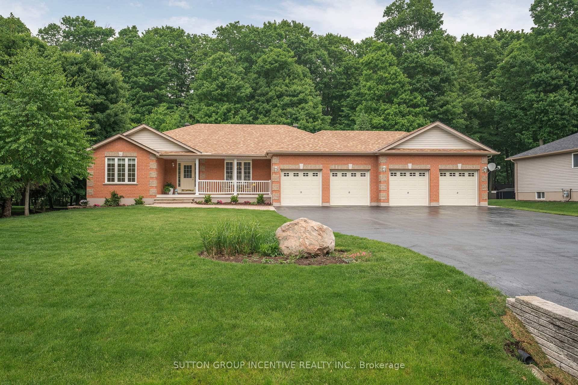 LOVELY amp ; CLEAN, 3 BDRM BUNGALOW WITH 4 CAR GARAGE, LOCATED IN THE FAMILY FRIENDLY COMMUNITY OF PHELPSTON.