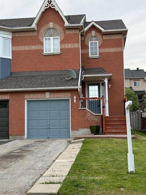 Beautiful end unit townhome with easy access to backyard, more than 1450 sqft of living space, laminate flooring throughout, large kitchen with sitting area and walkout to fully fenced yard, ...