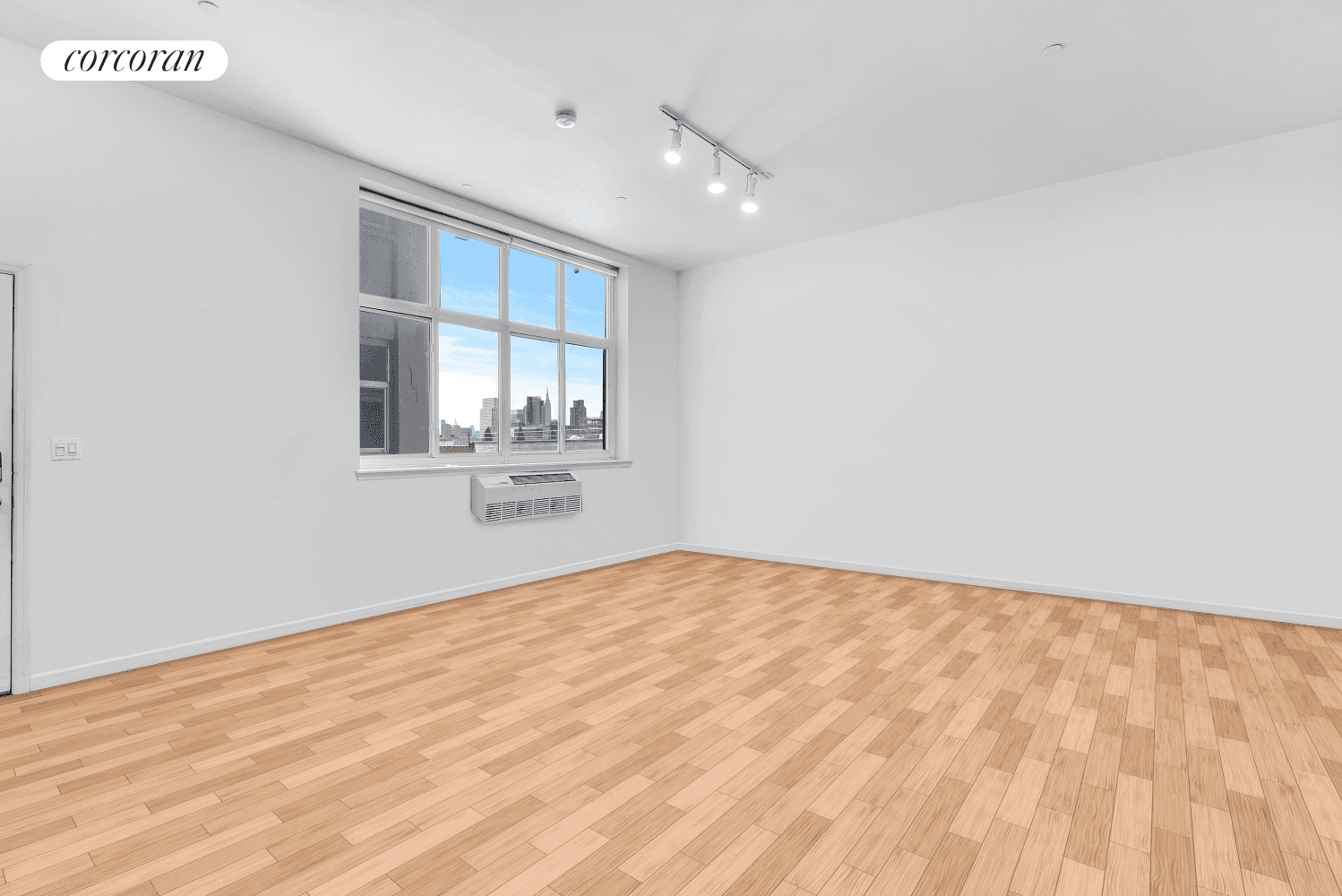 This gorgeous, light filled commercial condo is located in Greenpoint, Brooklyn.